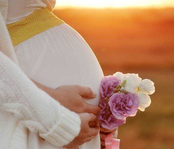 为什么都说小宝宝的眼睛不能看强光呢？