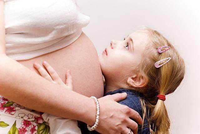 孩子六个月还没长牙齿，是正常现象吗？